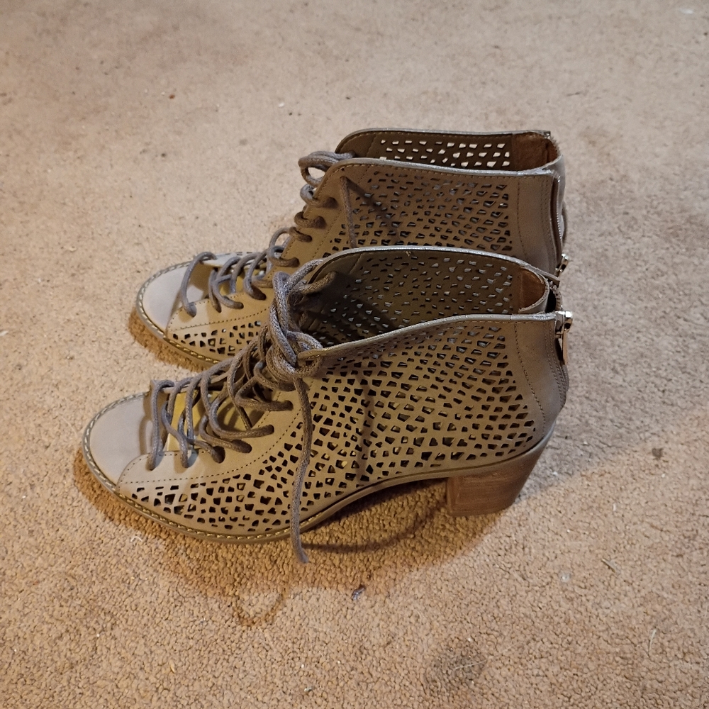 Vince camuto